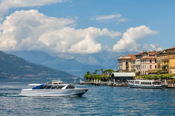 Barcos no lago Como — Fotografia de Stock