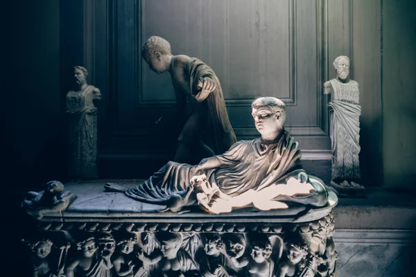 Mramorové sochy v Vatikánského muzea — Stock fotografie
