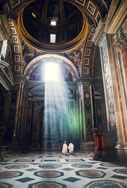 Cardinals in St Peter Basilica — Stock Photo, Image