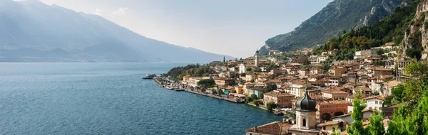 Panorama vista de Malcesine — Fotografia de Stock