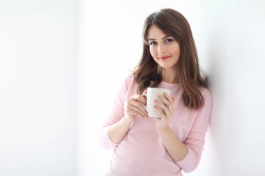 Kahve güzel bir kadınla