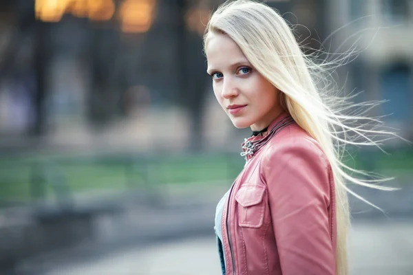 Young beautiful blond woman portrait — Stock Photo, Image
