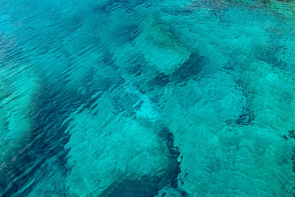 Turkis mediterranisk sjøvann – stockfoto