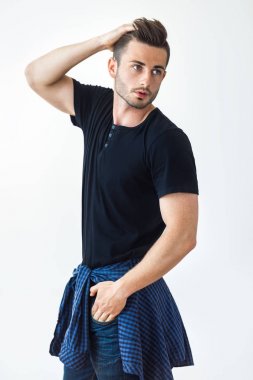 Gerente macho excitado aplaudiendo