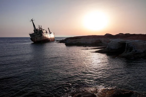 Navio naufragando naufrágio — Fotografia de Stock