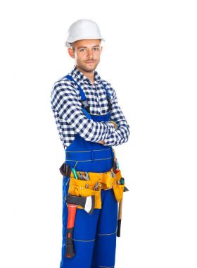 çapraz kolları olan ciddi inşaat işçisi 