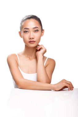 Model mükemmel tabaklanmış deri ile