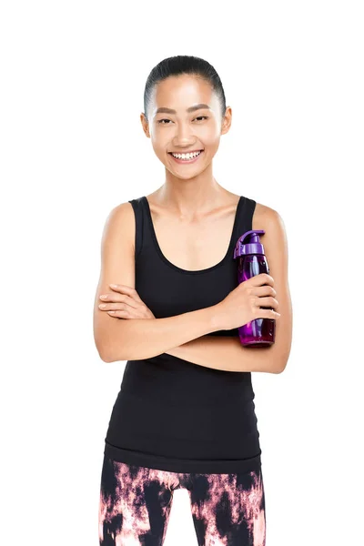 Asiatische Frau mit Flasche Wasser — Stockfoto