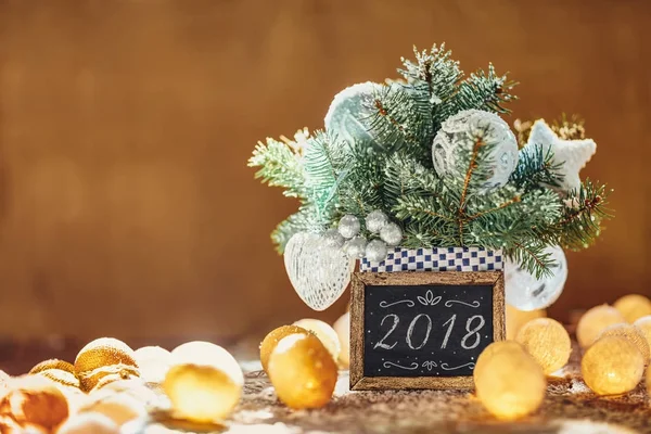 Složení s cetky a padající sníh — Stock fotografie