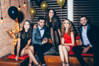 gece kulübü koltukta gör