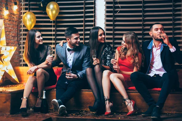 Group of friends enjoying party — Stock Photo, Image