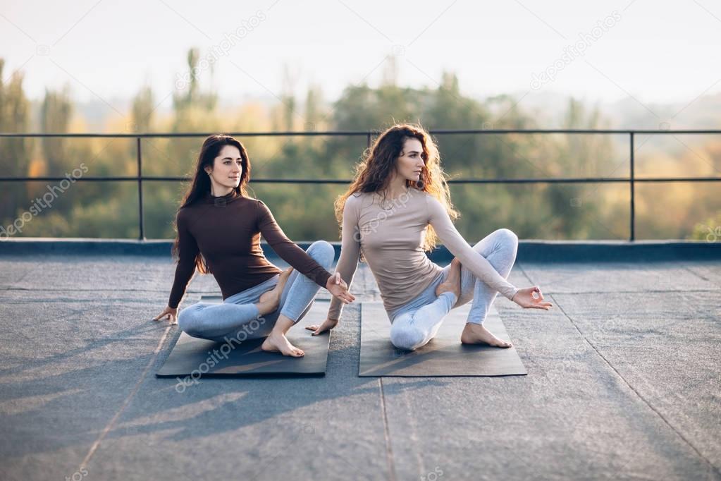 women make corner posture