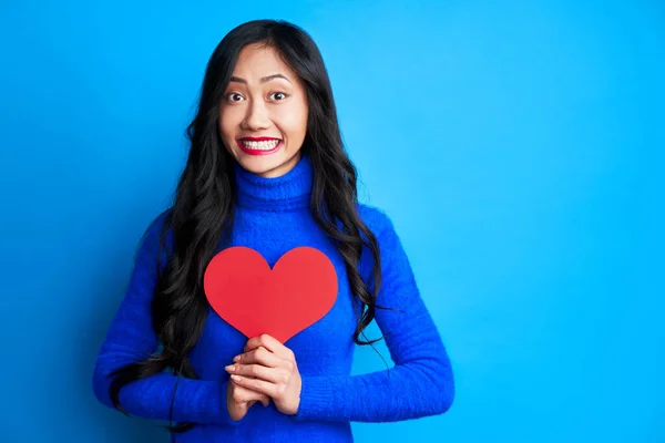 Smiling Young Woman Holding Big Paper Heart Her Hands Isolated — Stock Photo, Image