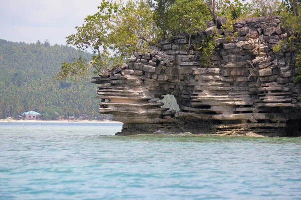 石头胰岛，苏里菲律宾 — 图库照片