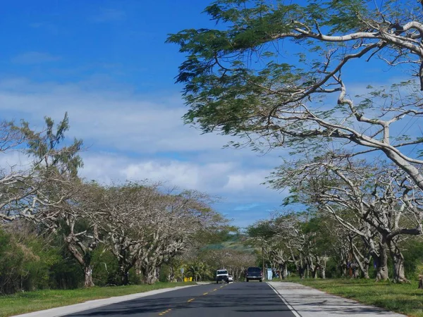 Straße Zum Internationalen Flughafen Saipan Bietet Autofahrern Schöne Ausblicke Auf — Stockfoto