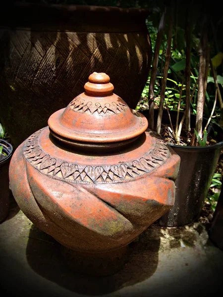 Big Earthen Jar Decorative Designs Cover Placed Garden — Stock Photo, Image