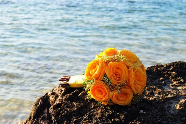 Bouquet Roses Jaunes Avec Des Brins Souffle Bébé Placés Sur — Photo