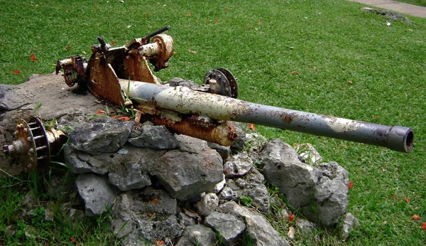 Relíquias Uma Arma Japonesa Último Posto Comando Marpi Saipan Juntamente — Fotografia de Stock