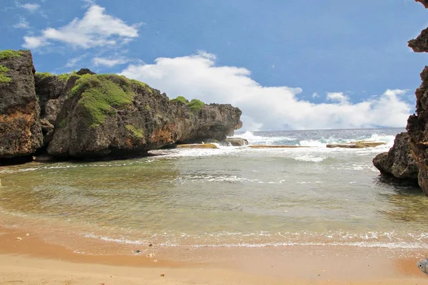 Helder Water Zachte Zand Rotsformaties Hidden Beach Talafofo Saipan — Stockfoto