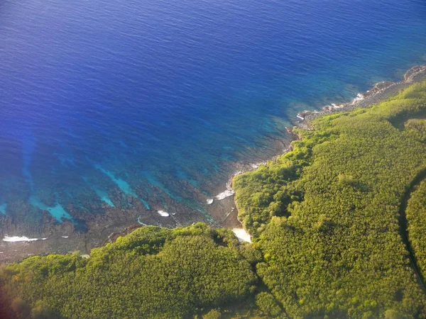 Tinian, Kuzey Mariana Adaları güzel kıyıları havadan görünümü 