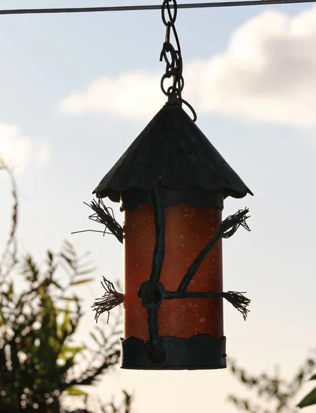 Lámpara Artística Aire Libre Colgada Exterior Con Fondo Borroso — Foto de Stock
