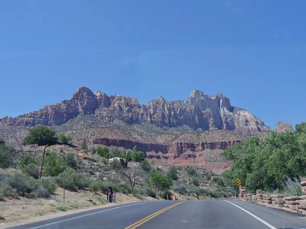 Malerischer Blick Auf Geschichtete Felsformationen Und Landschaft Zion Nationalpark Utah — Stockfoto