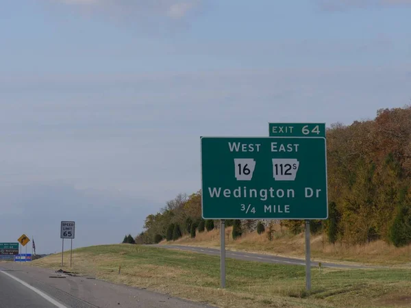 Carreteras Indicaciones Wedington Drive Largo Carretera Interestatal Arkansas — Foto de Stock