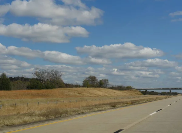 Scenisk Körning Motorväg Arkansas Med Vackra Moln Skyn — Stockfoto