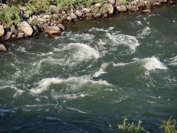 Yellowstone Nehri 'nin sularını kapatın, Montana