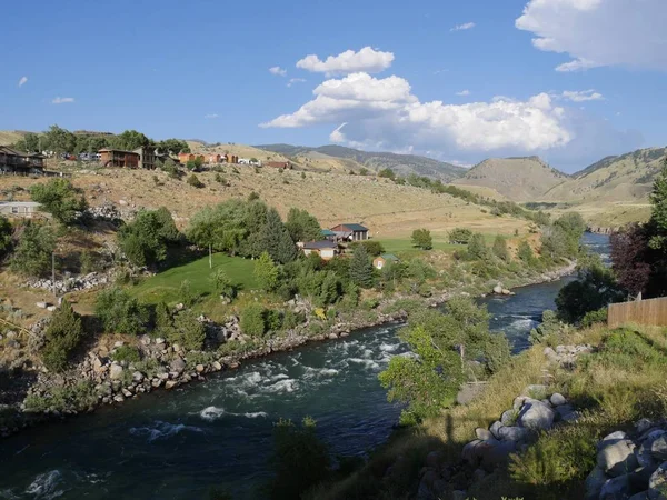 Rio Yellowstone Fluindo Abaixo Ponte Gardiner Montana — Fotografia de Stock