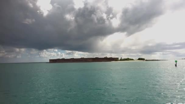 Handhållen Skott Med Fort Jefferson Vid Tortugas National Park Florida — Stockvideo