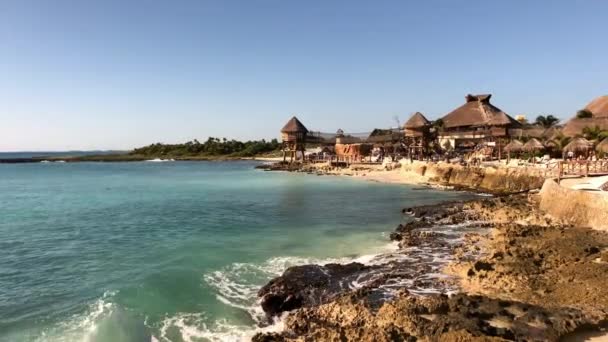 メキシコのコスタ 1月2018 コスタ マヤの美しい海岸沿いのリゾートの手持ち撮影 — ストック動画