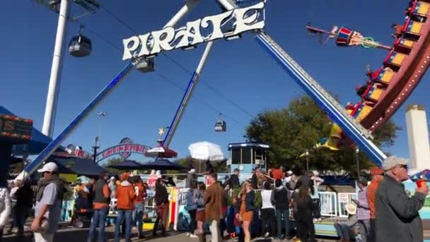 Dallas Texas October 2019 Handheld Shot Carnival Rides People Texas — Stock Video