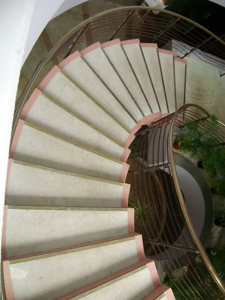 Downward View Spiral Staircase Building — Stok fotoğraf