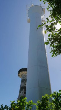 Cape San Agustin 'deki üç deniz fenerinden ikisi, Davao Oriental, Filipinler' in en güney ucu..