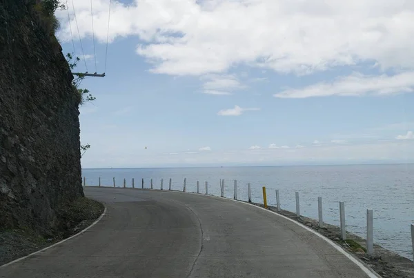 Curva Peligrosa Carretera Largo Acantilado Agudo Océano Davao Oriental Filipinas — Foto de Stock