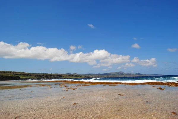 Bred Bild Tank Beach Vid Lågvatten Saipan Nordmarianerna — Stockfoto