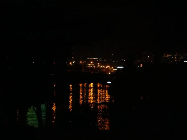Πολύχρωμα Νυχτερινά Φώτα Της Ουάσιγκτον Αντανακλάται Στα Νερά Του Ποτόμακ — Φωτογραφία Αρχείου