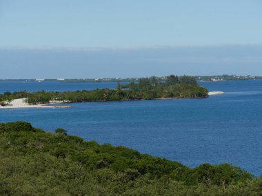 Güzel Hasat Adası Caye, Belize, Karayip Denizi 'nin mavi sularıyla çevrili..