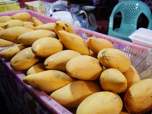 Mangas Amarelas Maduras Para Venda Uma Loja Beira Estrada Tailândia — Fotografia de Stock
