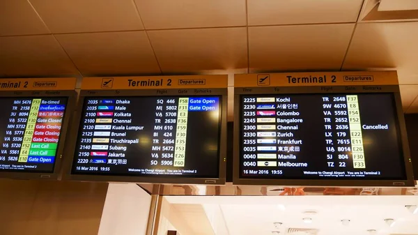 Singapore Singapore Maart 2016 Digital Flight Information Status Board Terminal — Stockfoto