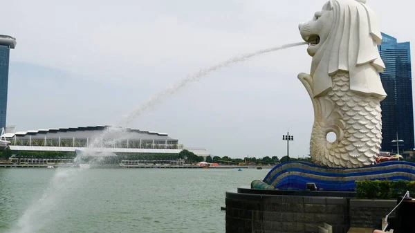 Сингапур Сингапур Март 2016 Широкий Снимок Фонтана Статуи Мерлиона Парке — стоковое фото