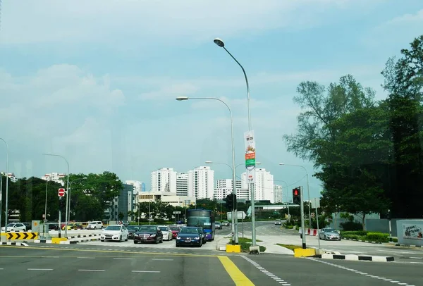 Singapur Singapur Marzo 2016 Foto Calle Ancha Con Vehículos Que — Foto de Stock