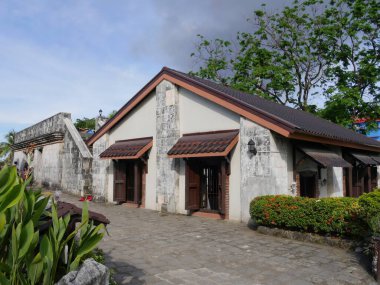 Cebu Şehri, Filipinler- Mart 2018: Cebu şehrinde askeri bir kale olan San Pedro Kalesi içindeki yapılar. 