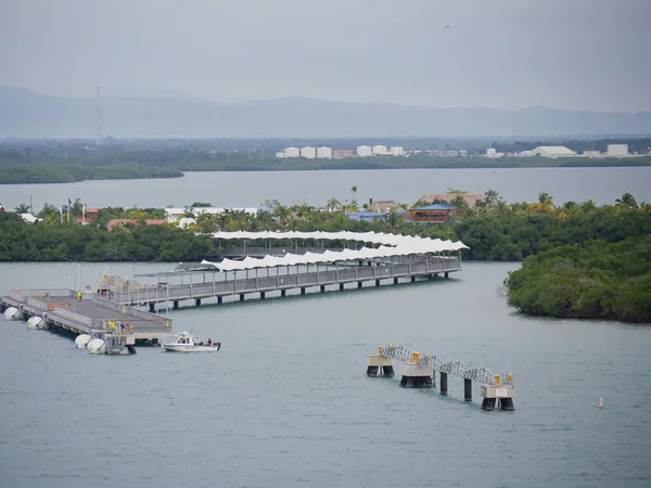 Harvest Caye Belize Январь 2018 Широкий Аэроснимок Терминала Круизных Лайнеров — стоковое фото