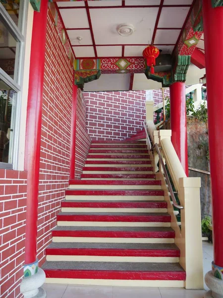 菲律宾宿务市 2018年3月 宿务市受欢迎的旅游胜地道教寺的楼梯 — 图库照片