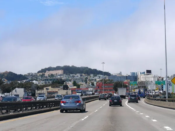 São Francisco Califórnia Julho 2018 Carros Estrada Com Edifícios São — Fotografia de Stock