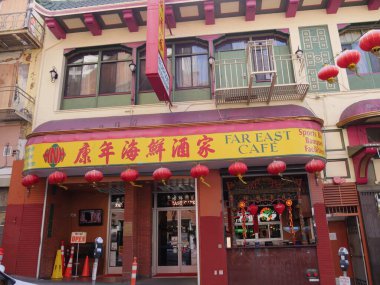 San Francisco, Kaliforniya-Temmuz 2018: Uzak Doğu Kafe Cephesi, Çin Mahallesi, San Francisco 'da spor bar tesisleri olan bir restoran..