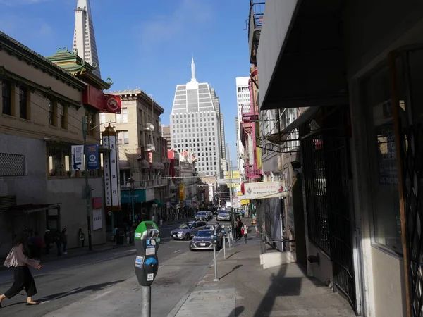 San Francisco California Julio 2018 Skyline Con Tráfico Ligero Calle — Foto de Stock