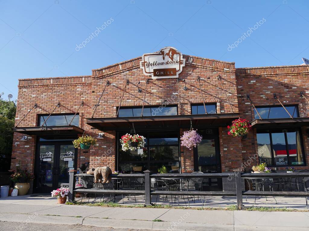 Gardiner, Montana Julio 2018 Fachada de la parrilla Yellowstone, uno